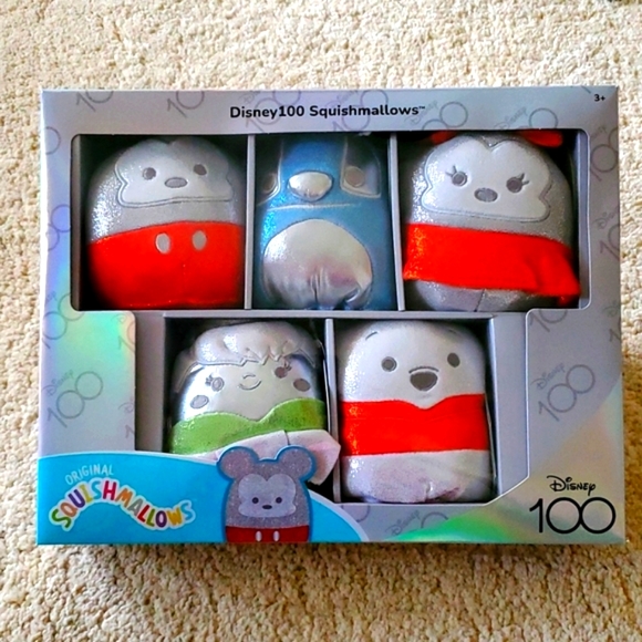 NWT: ✨️LIMITED EDITION✨️ DISNEY 100 SQUISHMALLOWS - Picture 1 of 10